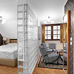 Authentic Hotel 4*