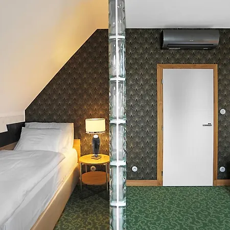 Hotel Authentic